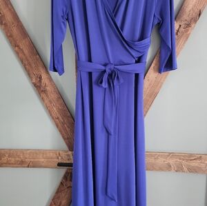 Elegant Blue Wrap Blue Dress With Cross Bodice Style, 3/4 Sleeve And Tie Belt